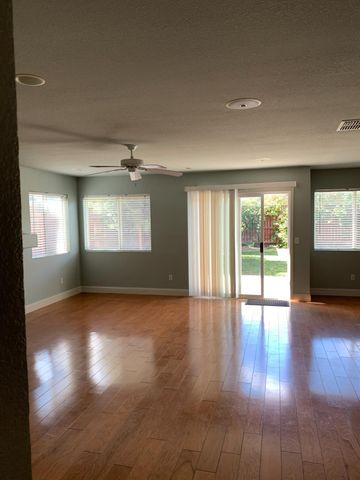 719 Sparrow Ct, Tracy, CA 95377