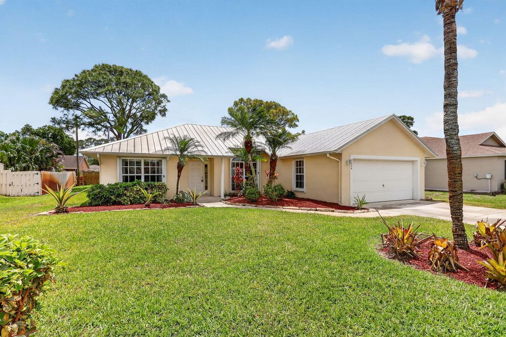2534 SW Grotto Circle, Port St. Lucie, Port St Lucie, FL 34953