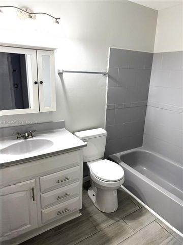 1822 SE Oxmoor Ct, Port St. Lucie, FL 34952