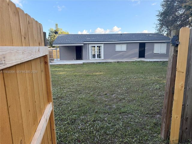 1822 SE Oxmoor Ct, Port St. Lucie, FL 34952