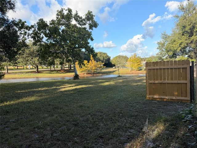 1822 SE Oxmoor Ct, Port St. Lucie, FL 34952