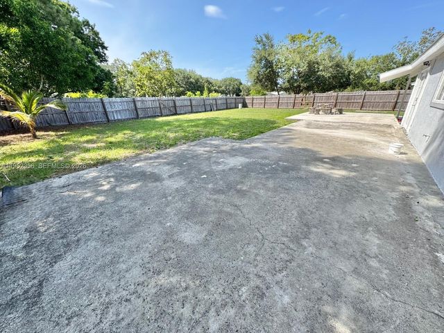 1822 SE Oxmoor Ct, Port St. Lucie, FL 34952