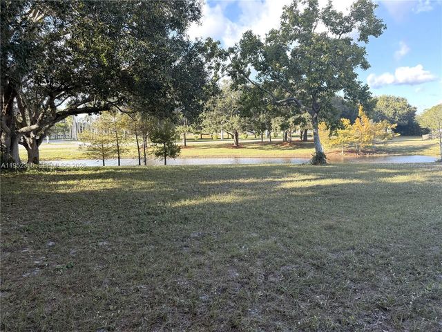 1822 SE Oxmoor Ct, Port St. Lucie, FL 34952