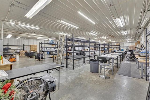 1403 N Jesse James Road, Excelsior Springs, MO 64024