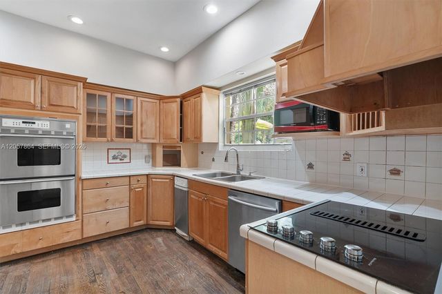 4445 N Michigan Ave, Miami Beach, FL 33140