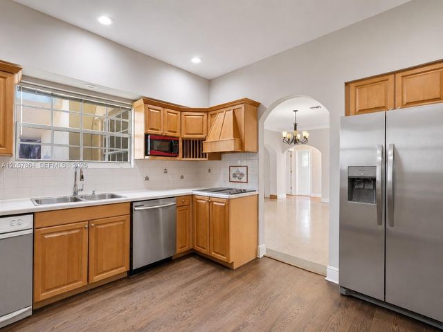 4445 N Michigan Ave, Miami Beach, FL 33140