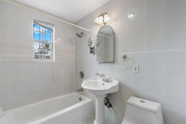 4445 N Michigan Ave, Miami Beach, FL 33140