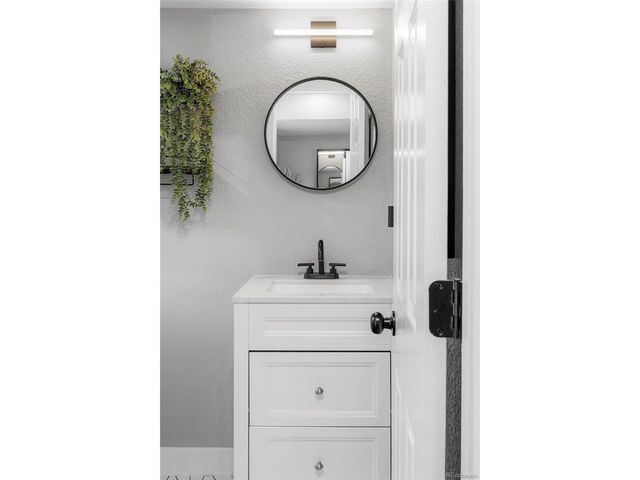 750 Irving St, Denver, CO 80204