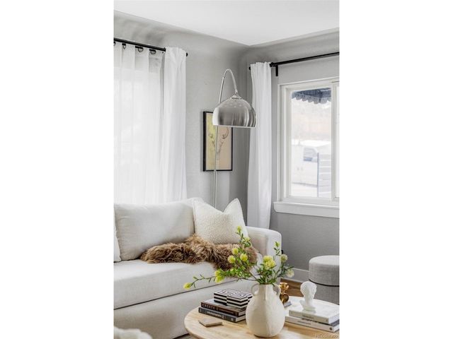 750 Irving St, Denver, CO 80204