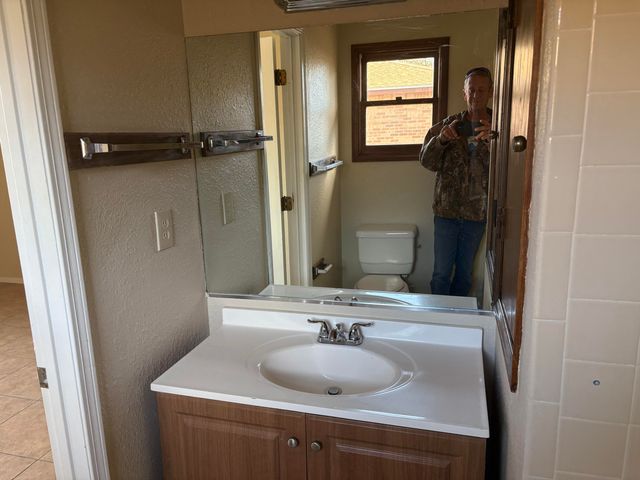 908 Crenshaw Court, Los Lunas, NM 87031