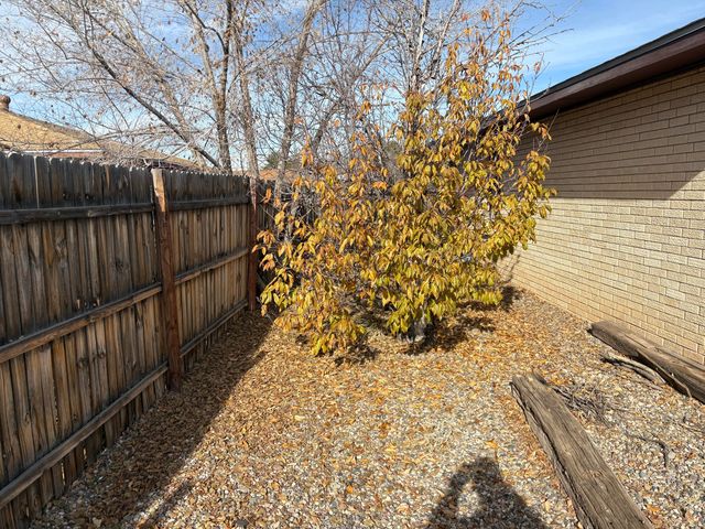 908 Crenshaw Court, Los Lunas, NM 87031