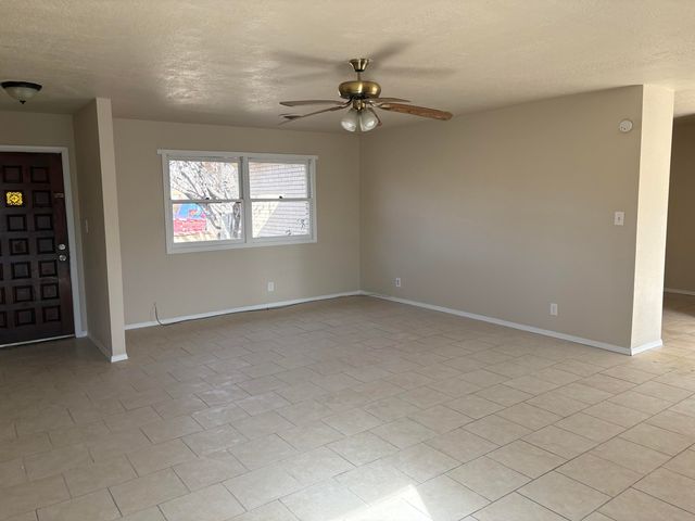 908 Crenshaw Court, Los Lunas, NM 87031