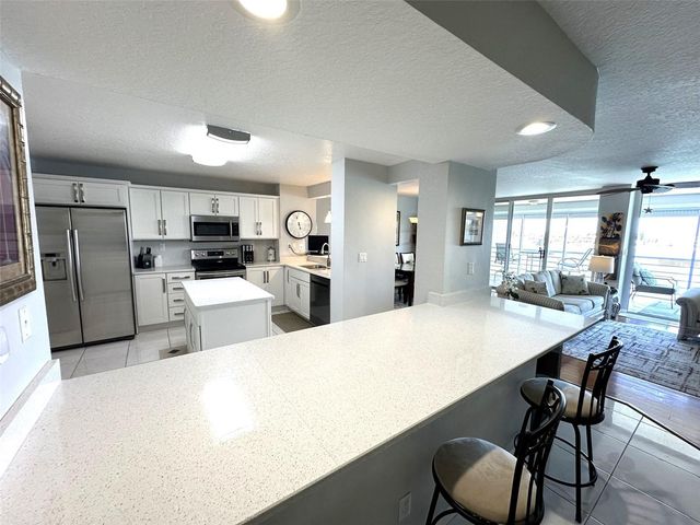 6093 BAHIA DEL MAR CIRCLE 577, St Petersburg, FL 33715