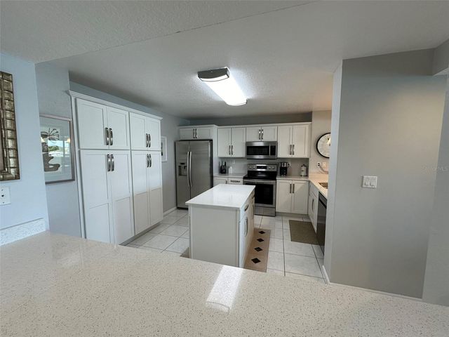 6093 BAHIA DEL MAR CIRCLE 577, St Petersburg, FL 33715