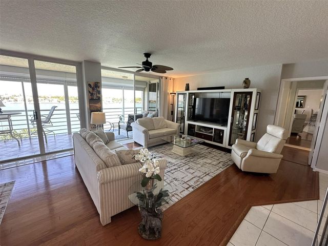 6093 BAHIA DEL MAR CIRCLE 577, St Petersburg, FL 33715