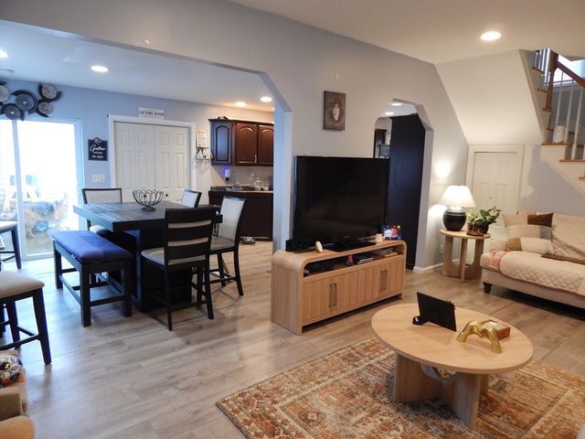 167 Washington St, New Bedford, MA 02740