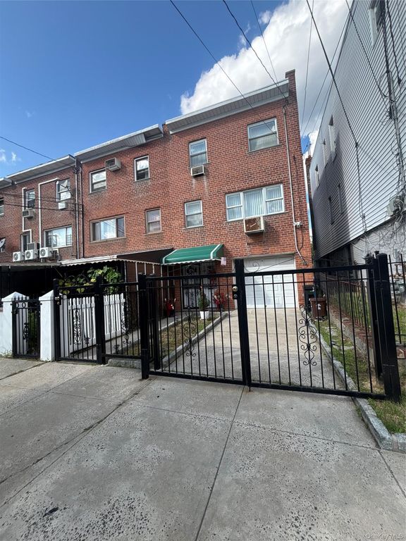 939 E 229th Street, Bronx, NY 10466 — exterior