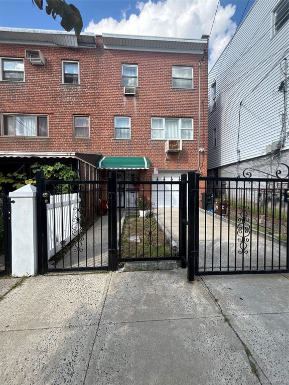 939 E 229th Street, Bronx, NY 10466 — photo 2