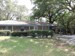 1310 Pinnacle Dr B, Pensacola, FL 32504