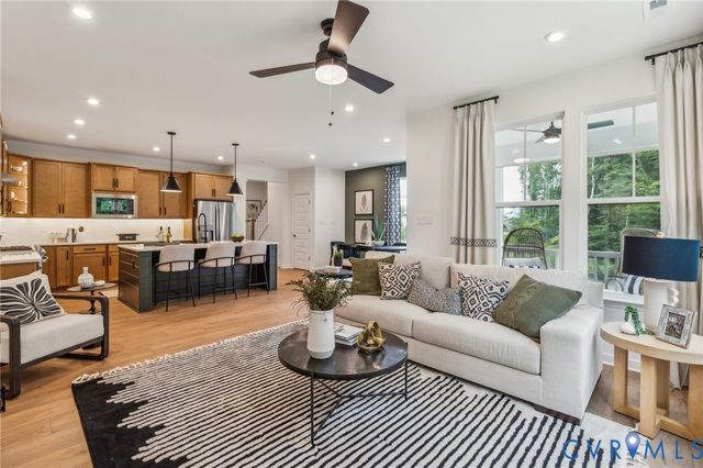 18729 Palisades Cove Trl, Moseley, VA 23120