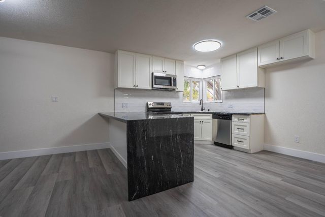 1418 Cypress Ave, Modesto, CA 95350