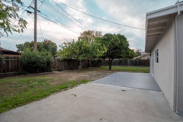 1418 Cypress Ave, Modesto, CA 95350