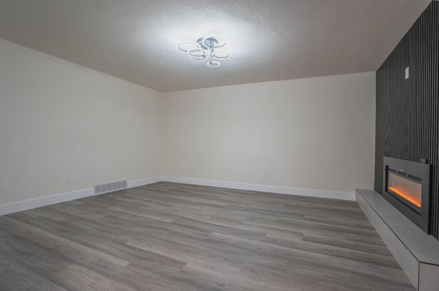 1418 Cypress Ave, Modesto, CA 95350