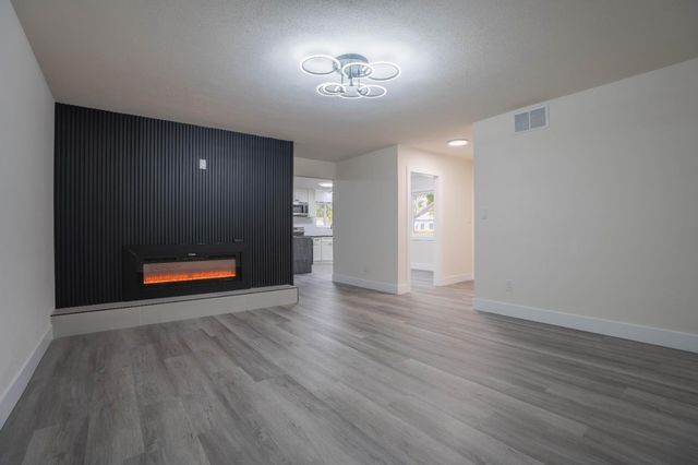 1418 Cypress Ave, Modesto, CA 95350