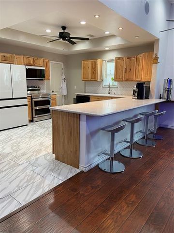195 Rim Rock Road, Onalaska, TX 77360