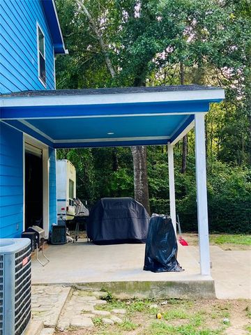 195 Rim Rock Road, Onalaska, TX 77360
