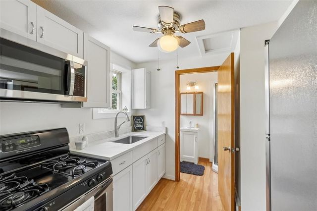2951 Garfield Avenue, Des Moines, IA 50317
