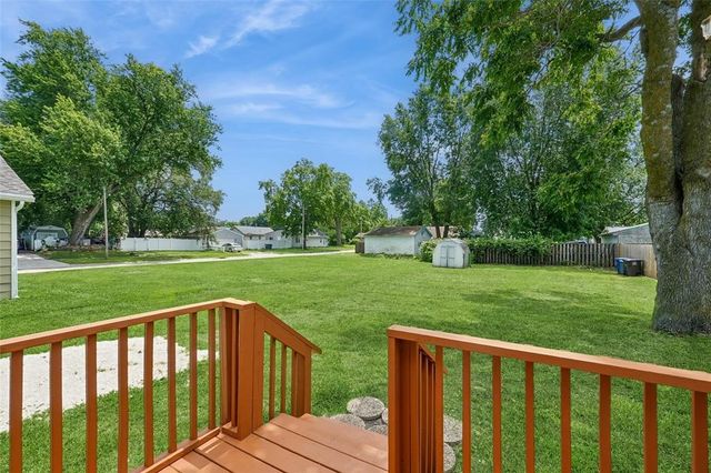 2951 Garfield Avenue, Des Moines, IA 50317