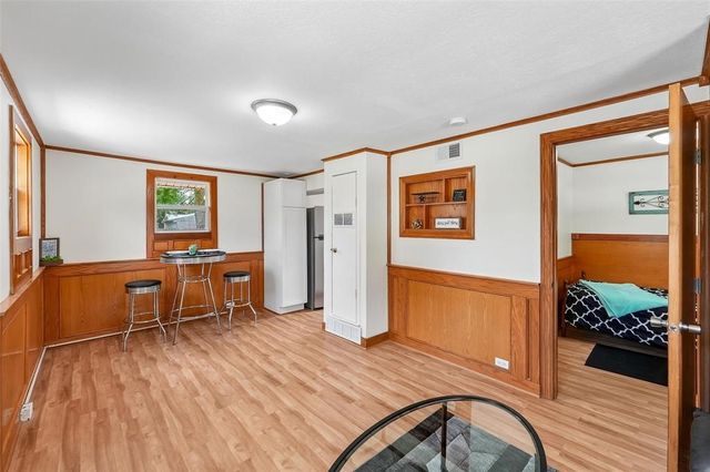 2951 Garfield Avenue, Des Moines, IA 50317