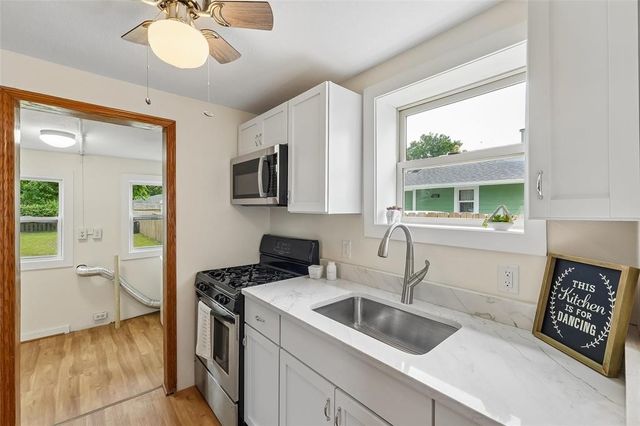 2951 Garfield Avenue, Des Moines, IA 50317