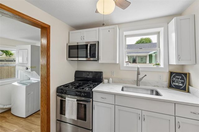 2951 Garfield Avenue, Des Moines, IA 50317