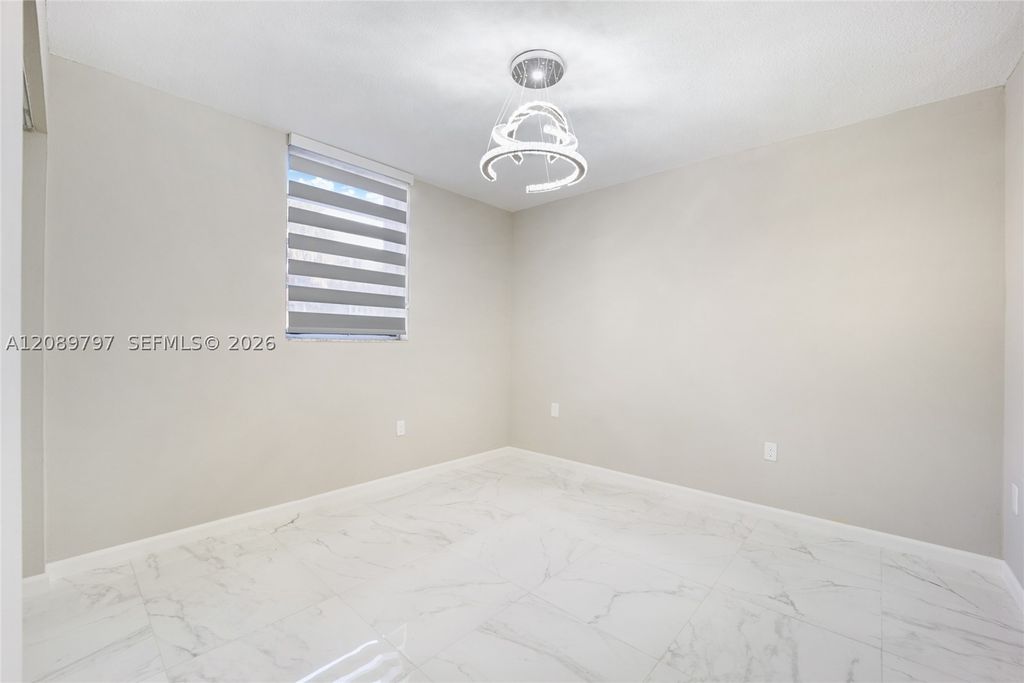 10000 NW 80th Ct 2102, Hialeah Gardens, FL 33016