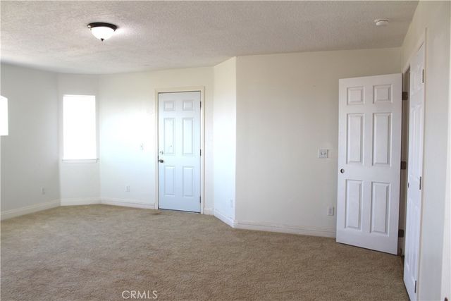 26180 Horizon Street, Apple Valley, CA 92308