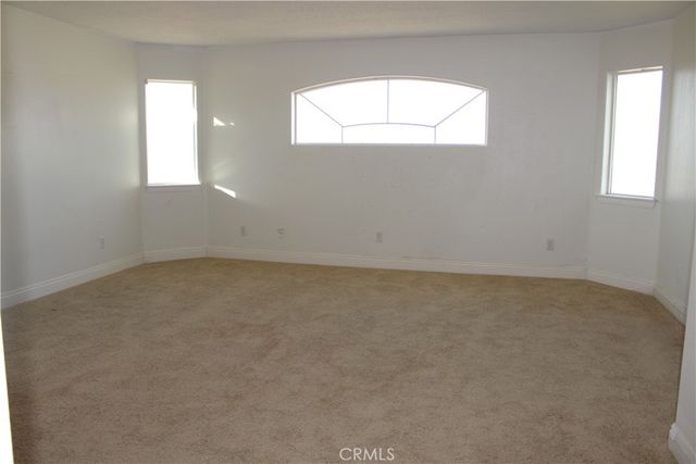 26180 Horizon Street, Apple Valley, CA 92308