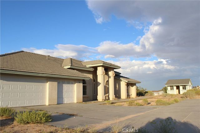 26180 Horizon Street, Apple Valley, CA 92308