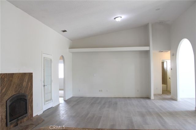 26180 Horizon Street, Apple Valley, CA 92308