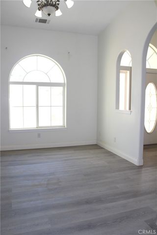 26180 Horizon Street, Apple Valley, CA 92308