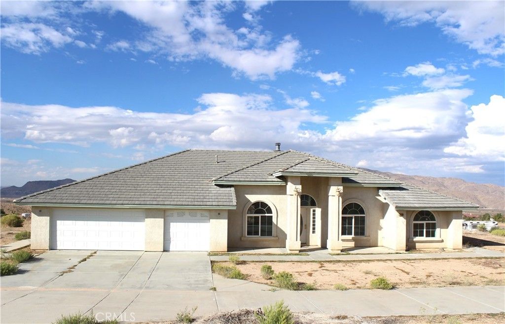26180 Horizon Street, Apple Valley, CA 92308