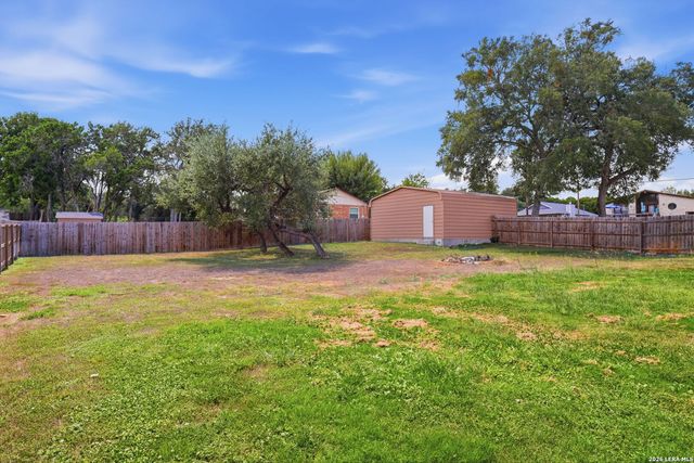 2046 BLUERIDGE DR, Canyon Lake, TX 78133