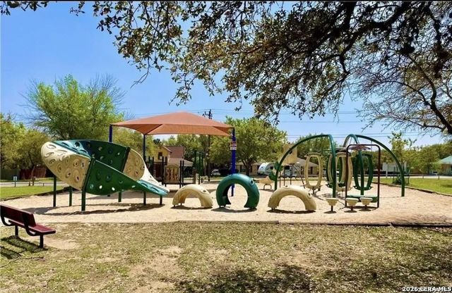 2046 BLUERIDGE DR, Canyon Lake, TX 78133