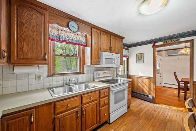 125 Indian Hill Rd, Worcester, MA 01606
