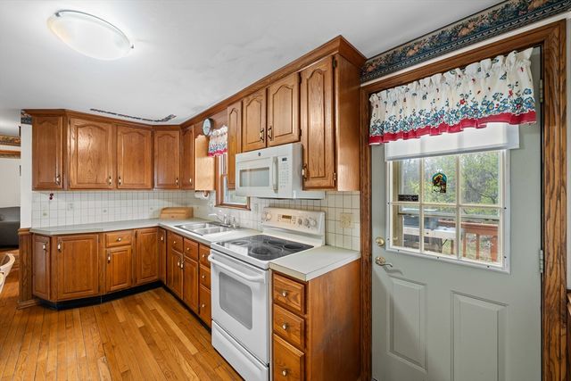125 Indian Hill Rd, Worcester, MA 01606