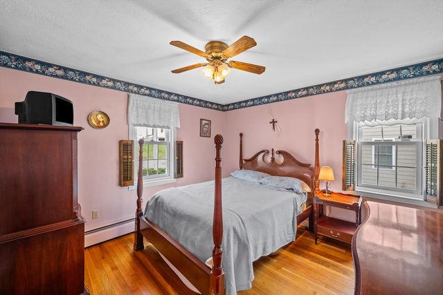 125 Indian Hill Rd, Worcester, MA 01606