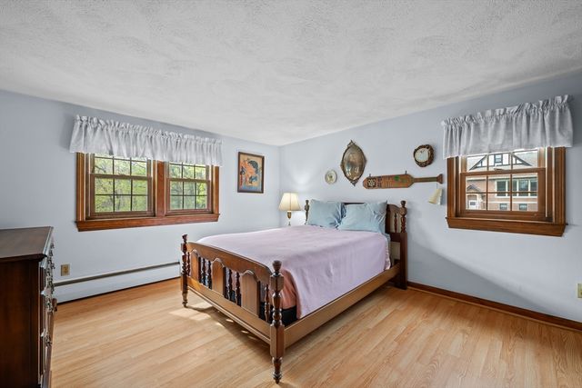 125 Indian Hill Rd, Worcester, MA 01606