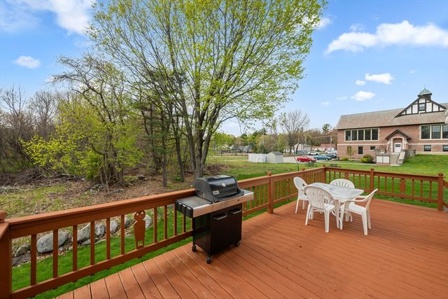 125 Indian Hill Rd, Worcester, MA 01606