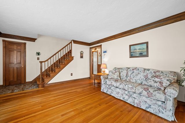 125 Indian Hill Rd, Worcester, MA 01606